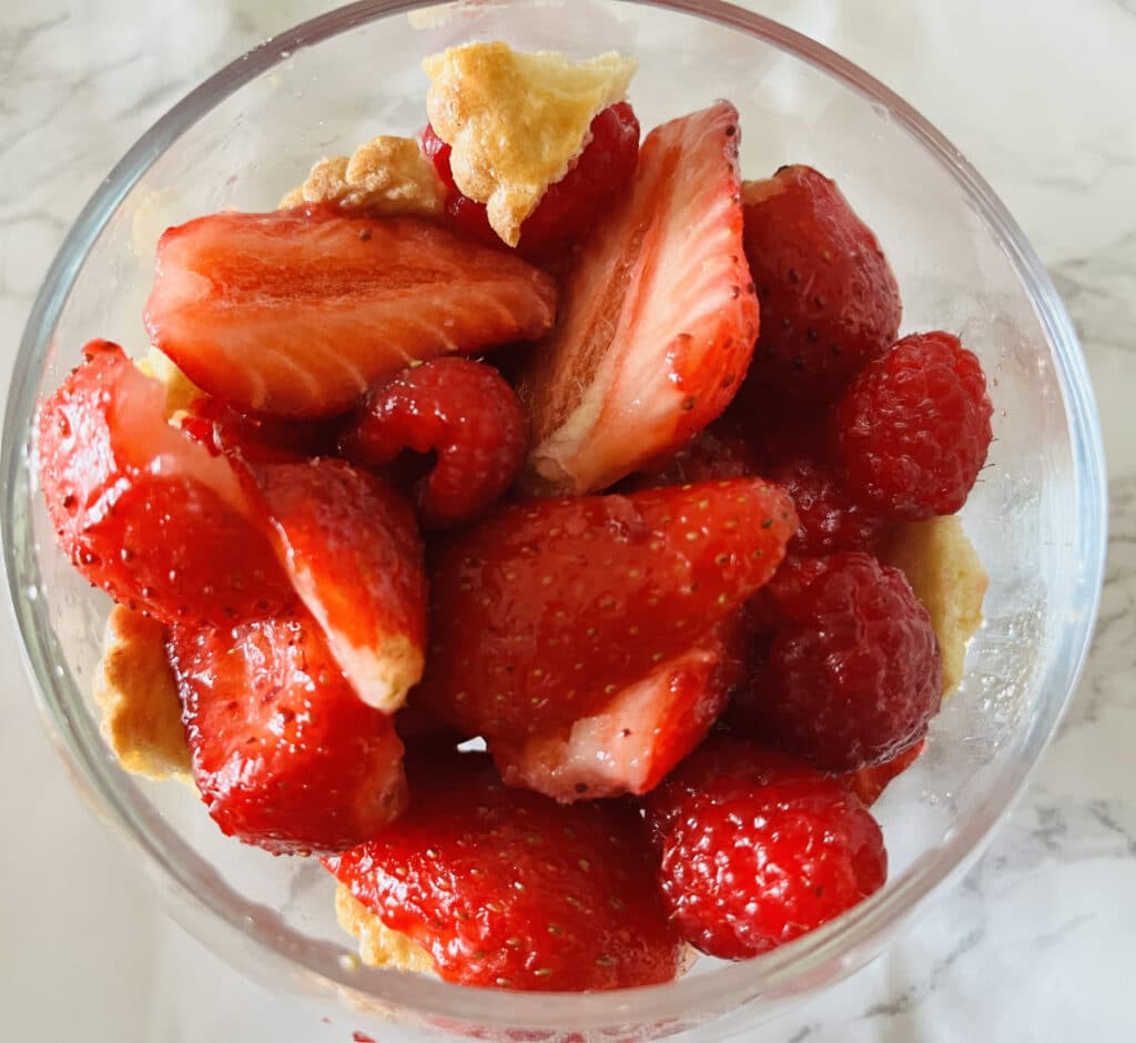 10-Minute Strawberries and cream dessert 1