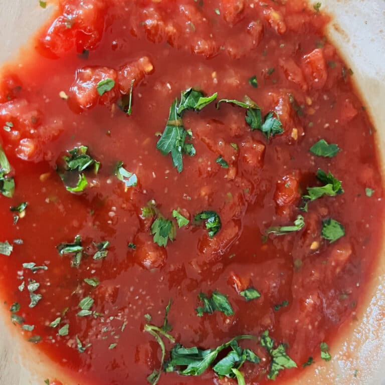 Italian marinara sauce with crushed tomatoes