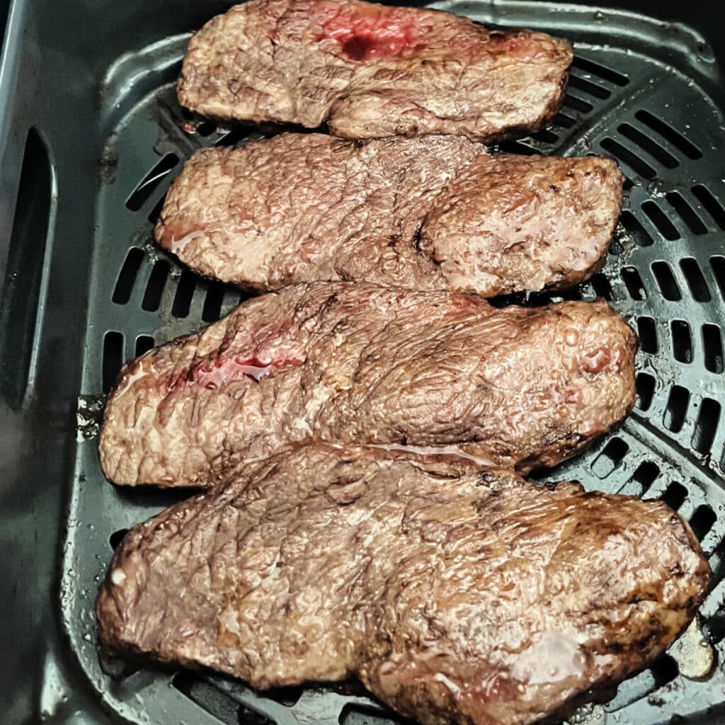 steak cooking in the air fryer