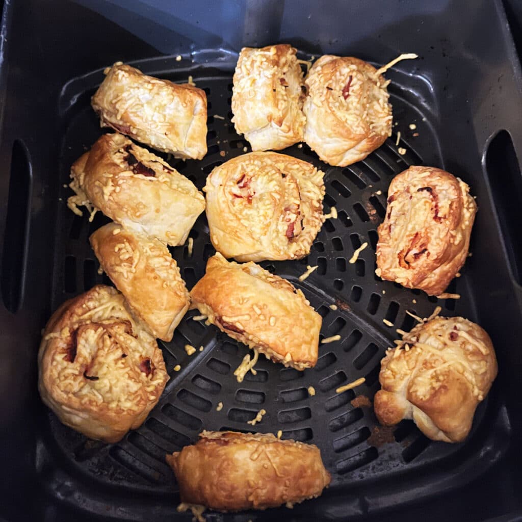 Air fryer puff pastry ham and cheese rolls 18 Air fryer puff pastry ham and cheese rolls 6